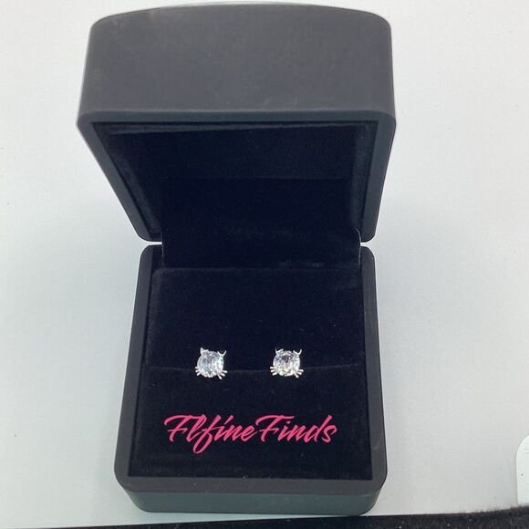 💎🐈Sterling Silver CZ Diamond Stud Cat Earrings🐈💎 - Picture 11 of 17